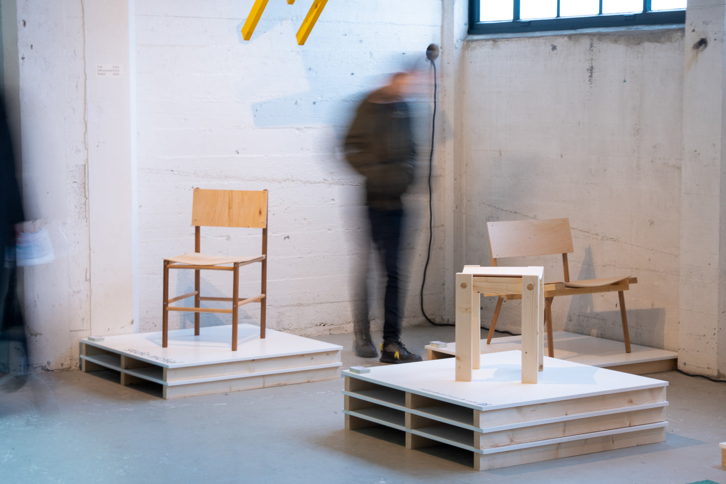 "Doe Het Zelf" Stool SHOW MODEL