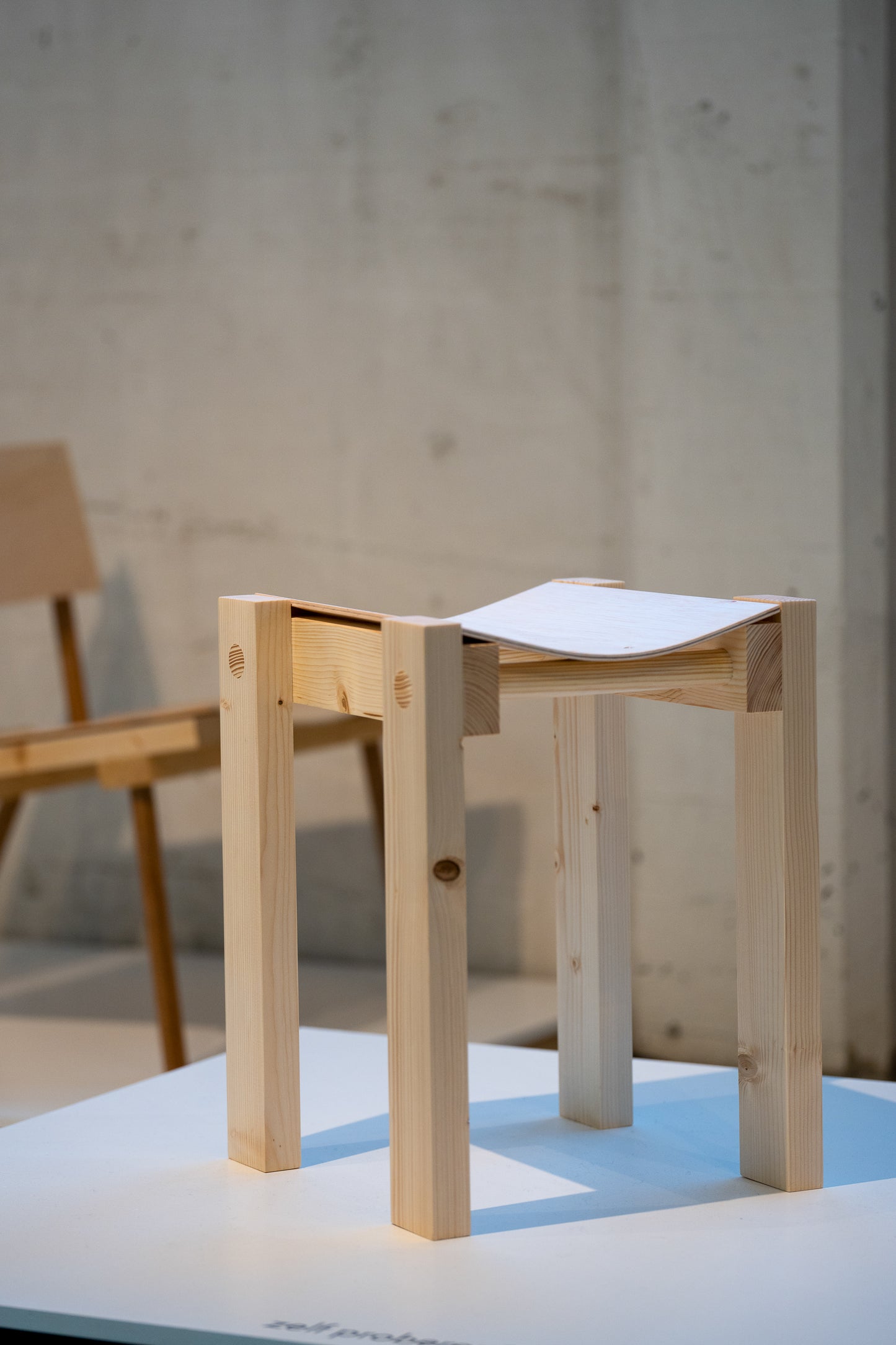 "Doe Het Zelf" Stool SHOW MODEL