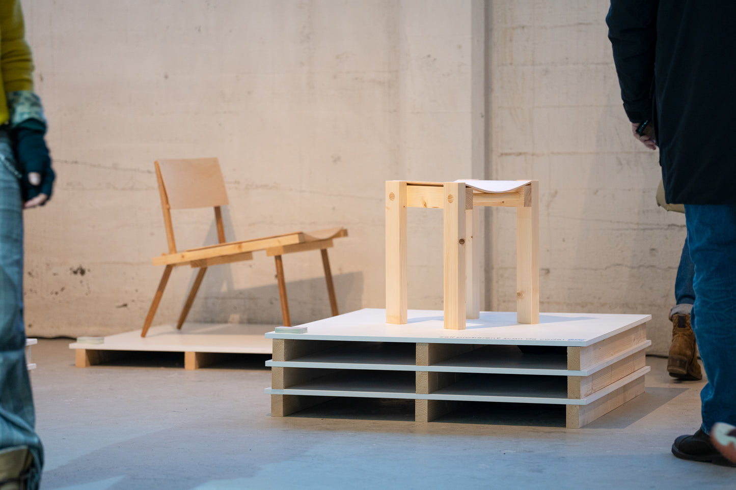 "Doe Het Zelf" Stool SHOW MODEL